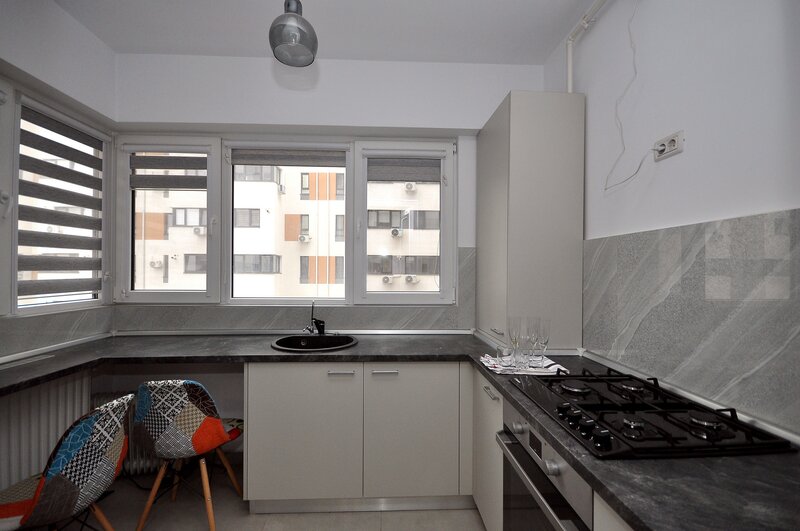 13 Septembrie, Progresului, zona Jumbo in complexul nou Central Address.